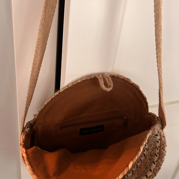 Round Braided Rope Tote - Picture 4 of 4